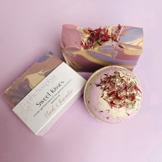 Sweet Kisses Bath Bomb