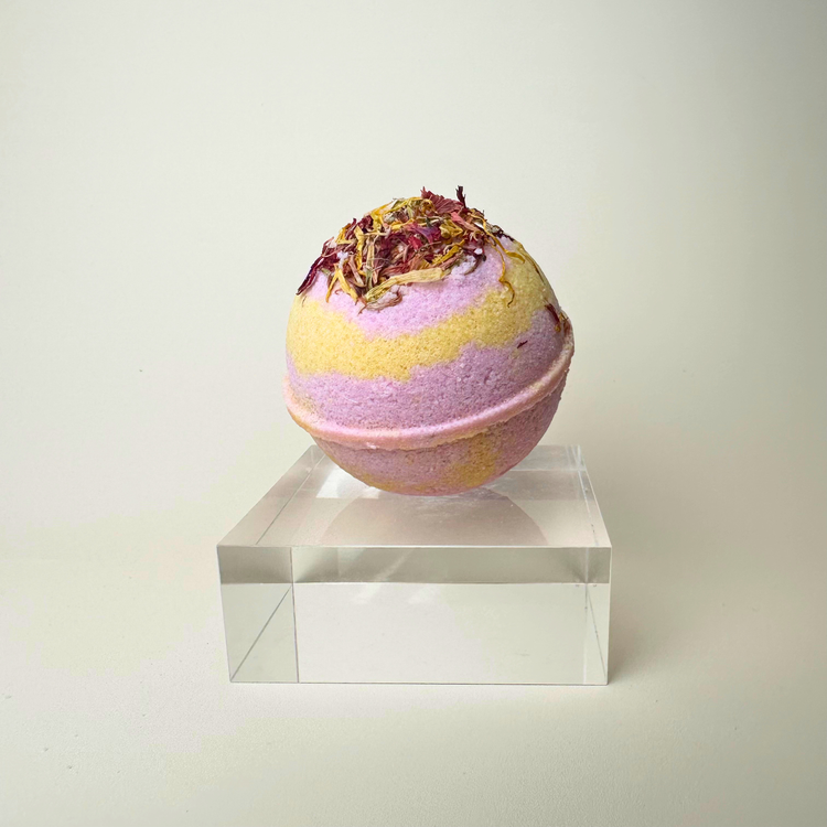 Sweet Kisses Bath Bomb